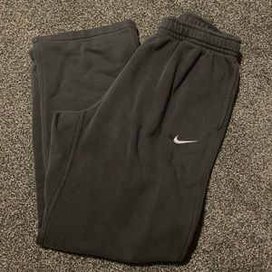 Men’s nike sweatpants grey preowned condition no flaws no signs of wear size XL